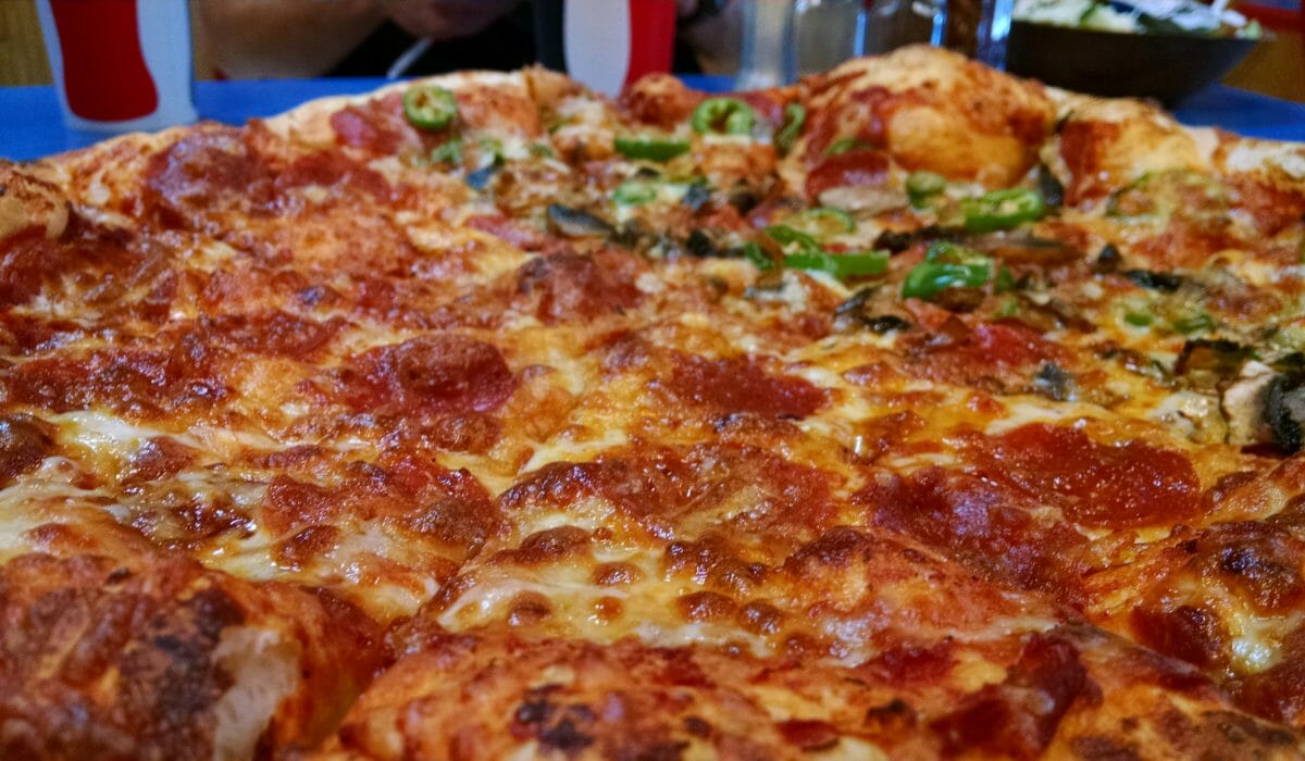 cheese-pizza-close-up-1