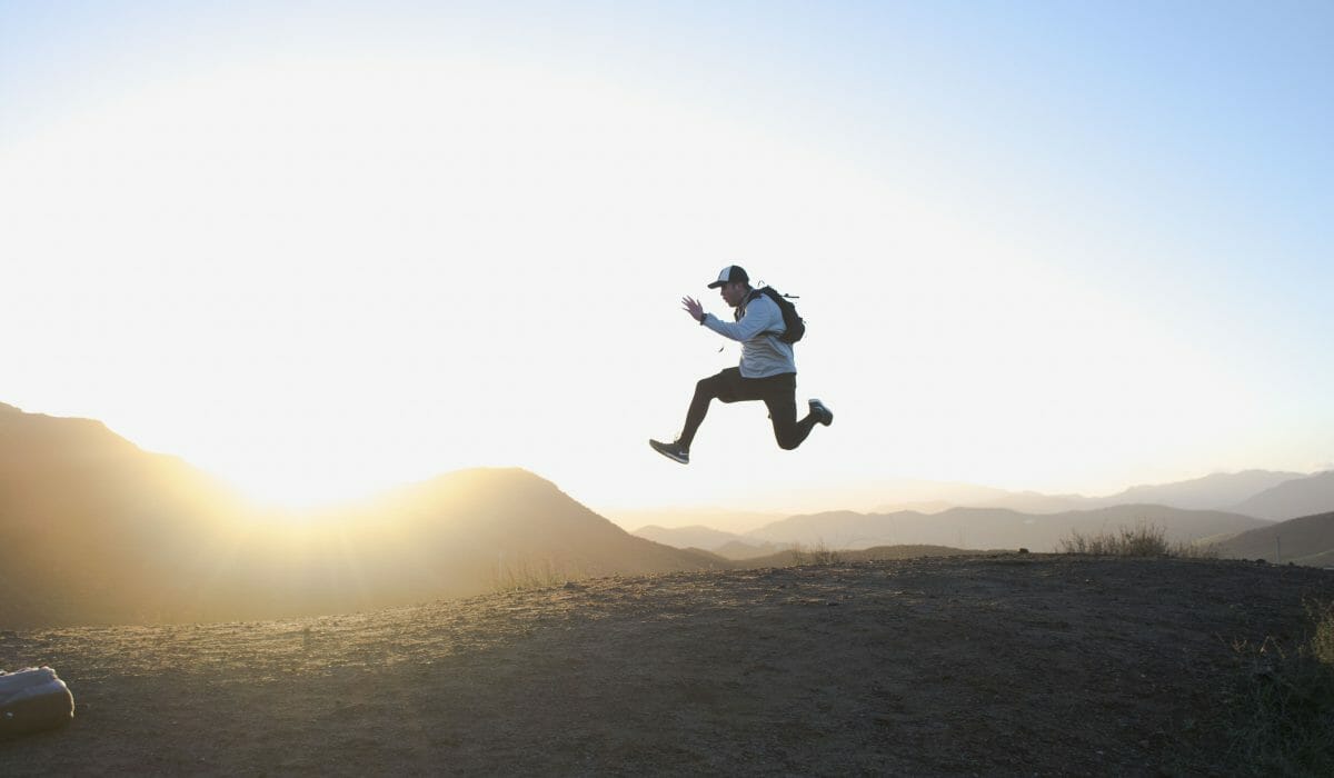 guy-run-jumping