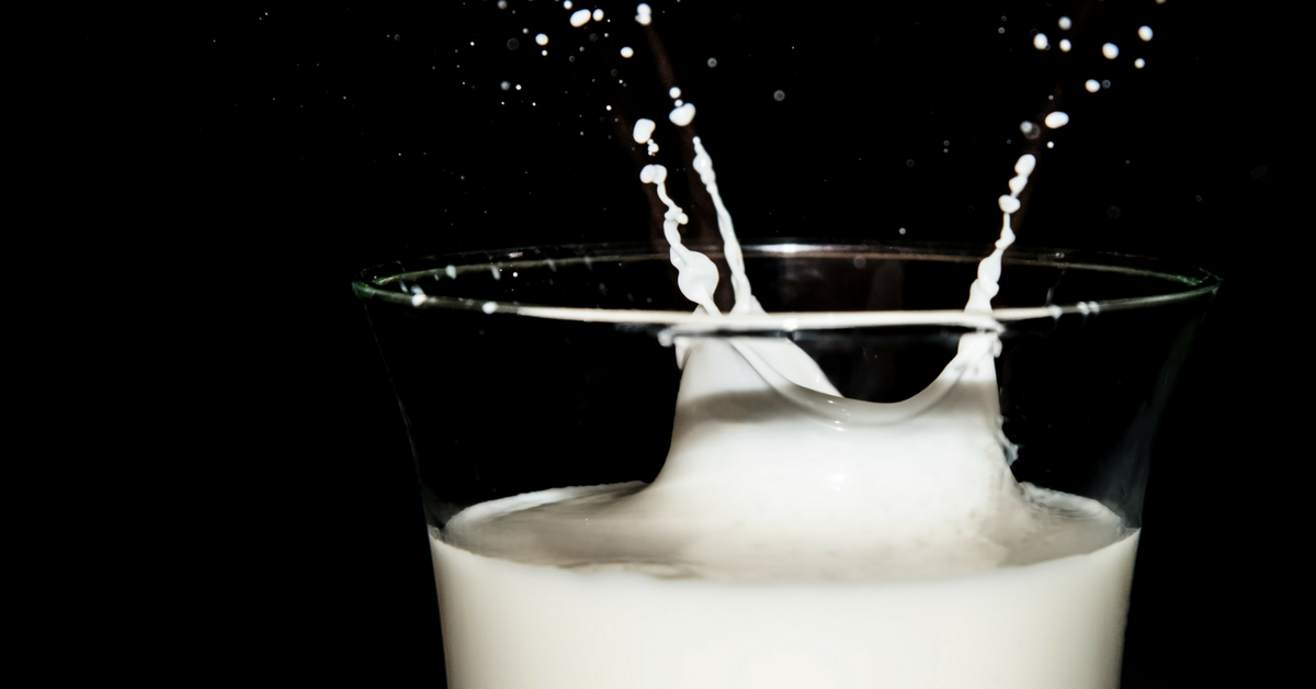 milk-splashing-in-cup